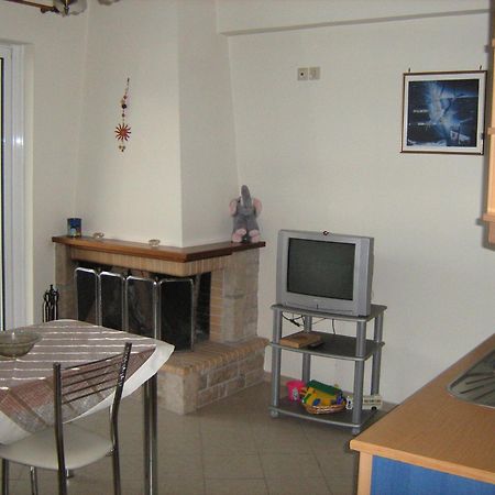 Filoxenia Apartment ลีไวดิออน ภายนอก รูปภาพ